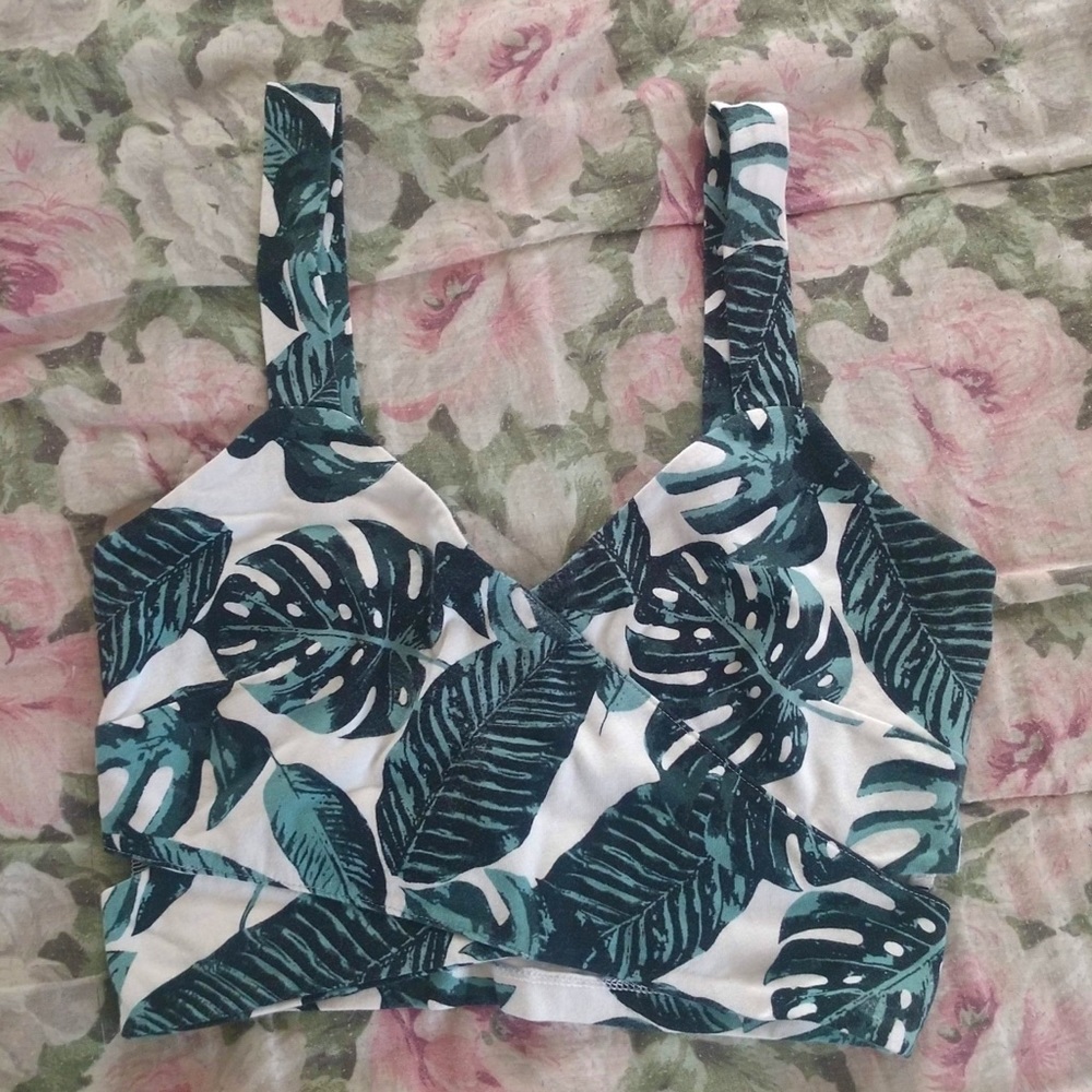 SOLD | Leaf Cropped Tank Top